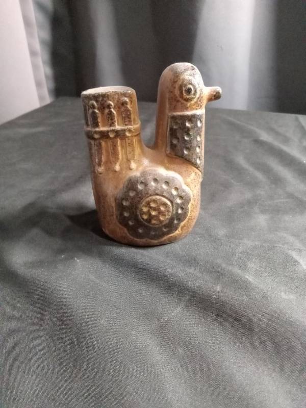 lot 2617 image: Pre-Columbian Style Clay Bird shaker