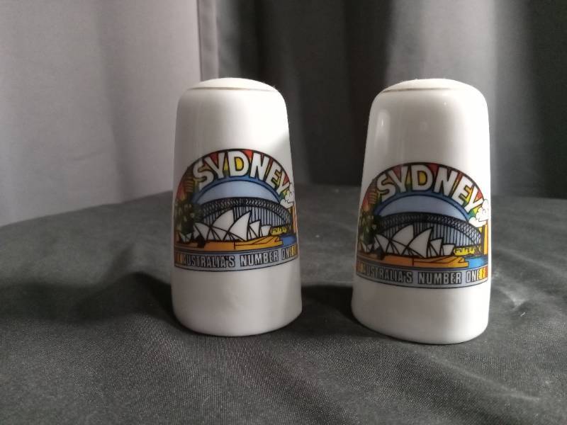 lot 2627 image: Sydney Opera House Salt and Pepper Shakers