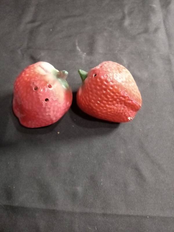 lot 2691 image: Ceramic Strawberry Salt and Pepper Shakers