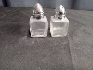 lot 4021 image: Glass Salt and Pepper Shaker Set with Chrome Tops