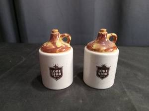lot 4022 image: Lone Star Beer Mini Ceramic Jugs Set of 2