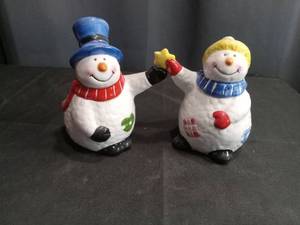lot 4024 image: Christmas Snowman Salt and Pepper Shakers Set