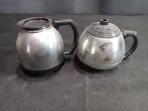 lot 4026 image: Aluminum Salt and Pepper Shaker Set