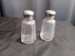 lot 4033 image: Glass Salt and Pepper Shakers Set with Metal Tops