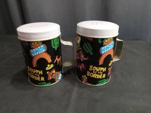 lot 4037 image: South of the Border Salt and Pepper Shakers Set