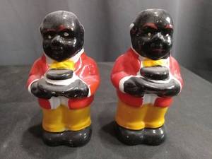 lot 4047 image: Ceramic Black Americana Salt and Pepper Shaker Set
