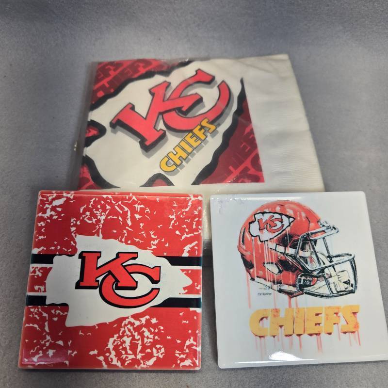 lot 335 image: Kansas City Chiefs NFL Team Logo Ceramic Coasters Set and Napkins