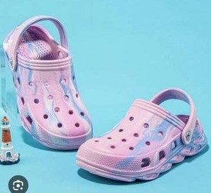 lot 10711 image: Classic Garden Clogs, Pink and Blue, Size 39