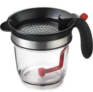 lot 7228 image: Cuisipro Fat Separator with Bottom Release, Plastic, 4 Cup Strainer with Handle, Grease Strainer Dishwasher Safe, Oil Separator for Kitchen