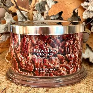 lot 5581 image: HomeWorx Praline Pecan 4-Wick Candle