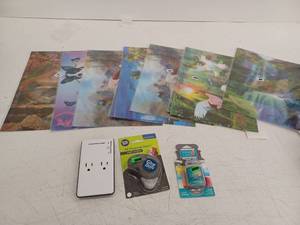 lot 10795 image: Miscellaneous Lot with 3D Lenticular Art Prints