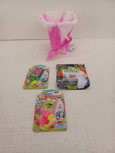 lot 10805 image: Summer Toy Bundle with Beach Bucket