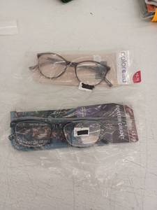 lot 10810 image: Foster Grant Reading Glasses Lot