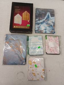 lot 10915 image: Miscellaneous Lot Of Items