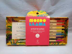 lot 109 image: Mondo Llama Artist Brush Set 7 Count - Retail $8