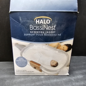 lot 2810 image: HALO BassiNest Swivel Sleeper INSERT