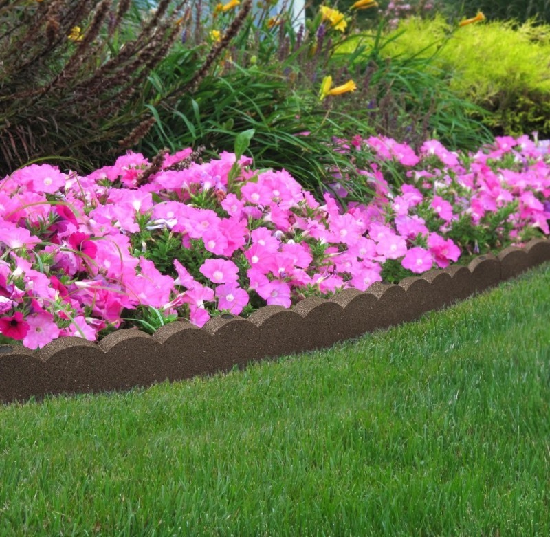 lot 382 image: Bundle of 2 Vigoro 4 H x 47 L x 2 D Scallop Recycled Rubber Garden Landscape Border - Flexible Dig-Free Edging for Gardens & Flower Beds, Earth - 1 Piece