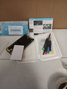 lot 33331 image: Replacement screen 14 pro max  - Retail $35