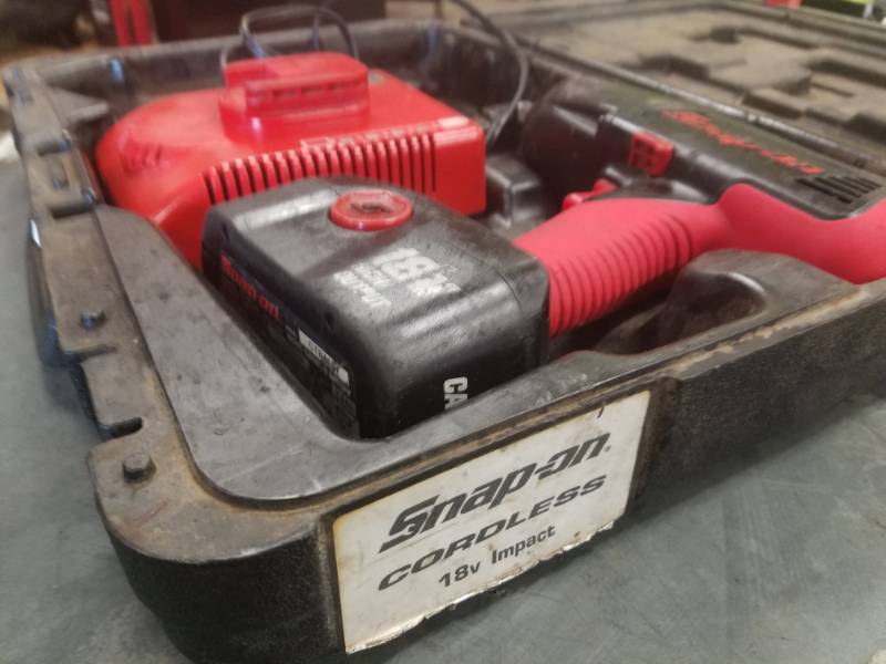 lot 7639 image: Snap On 18volt 12 Impact