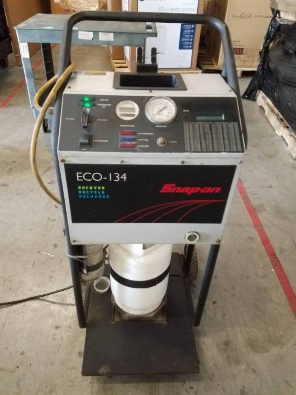 lot 7664 image: Snap On Eco -134 Refridgerant Recovery Machine