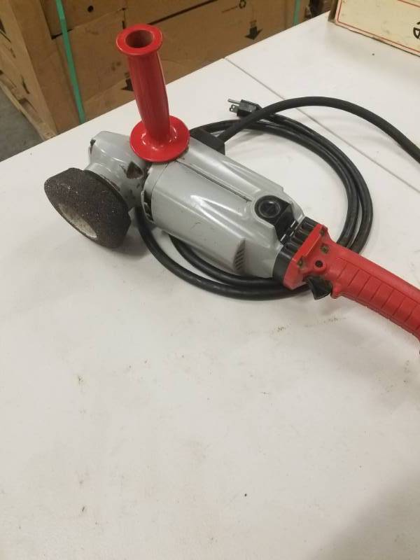 lot 7691 image: Milwaukee 7 HD Grinder