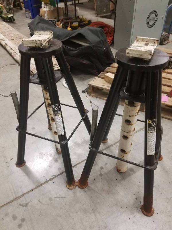 lot 7695 image: Omega 10 Ton High Lift Jack Stands