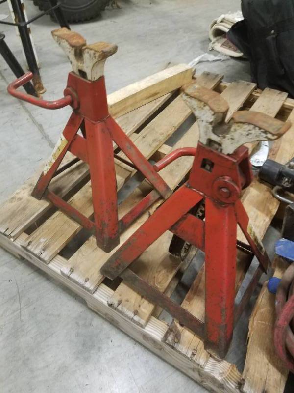 lot 7696 image: Jack Stands