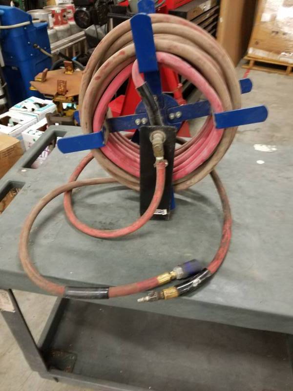 lot 7715 image: Manual Hose Reel