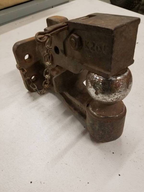lot 7722 image: Combination Hitch For The 1 14 Hitch