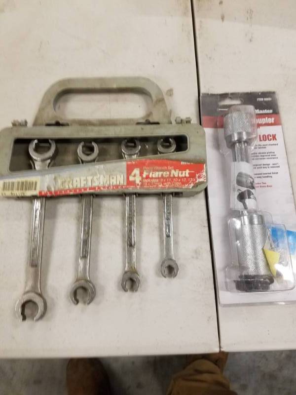lot 7760 image: Craftsman Line Wrenches  Coupler Lock