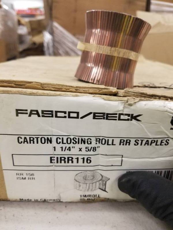 lot 7802 image: Case of FascoBeck Closing Roll Staples