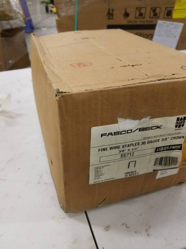 lot 7808 image: Case of FascoBeck Fine Wire Staples