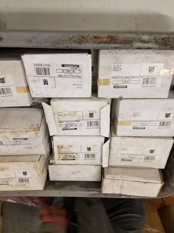 lot 7810 image: Flat of Boxes of Medium Duty Staples