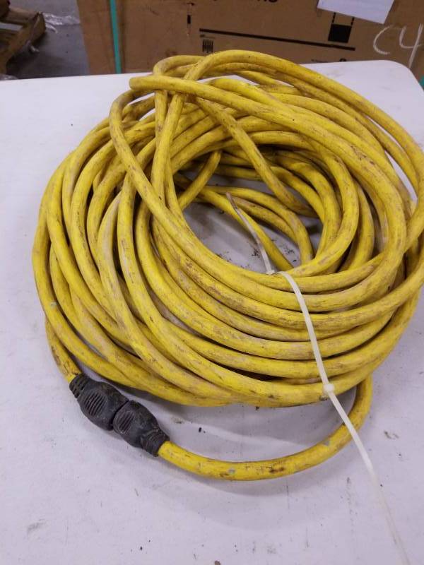 lot 7814 image: Heavy Duty Yellowjacket Extension Cord