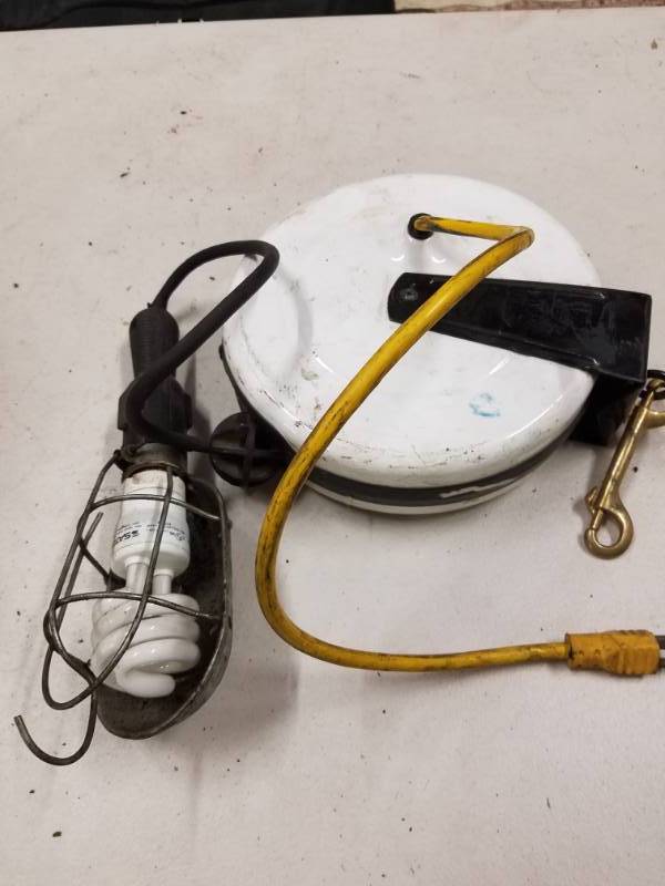 lot 7819 image: Retractable Drop Light
