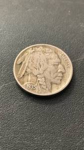 lot 7 image: 1935 Indian Head Buffalo Nickel Five Cents Coin
