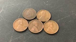 lot 11 image: Penny Coins Collection - Lincoln Wheat Pennies (1923, 1910, 1926, and 1935-D) and Indian Head Penny (1902)