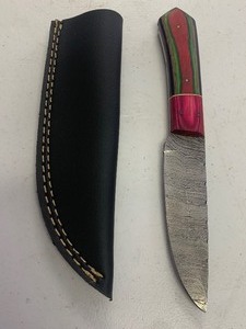 lot 25 image: Handcrafted Damascus Steel Full Tang Knife Hunting Fishing Blade Wood Handle with sheath approx 8.5 inches