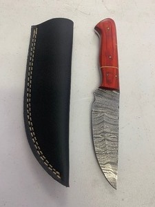 lot 26 image: Handcrafted Damascus Steel Full Tang Knife Hunting Fishing Blade Wood Handle with sheath approx 8 inches