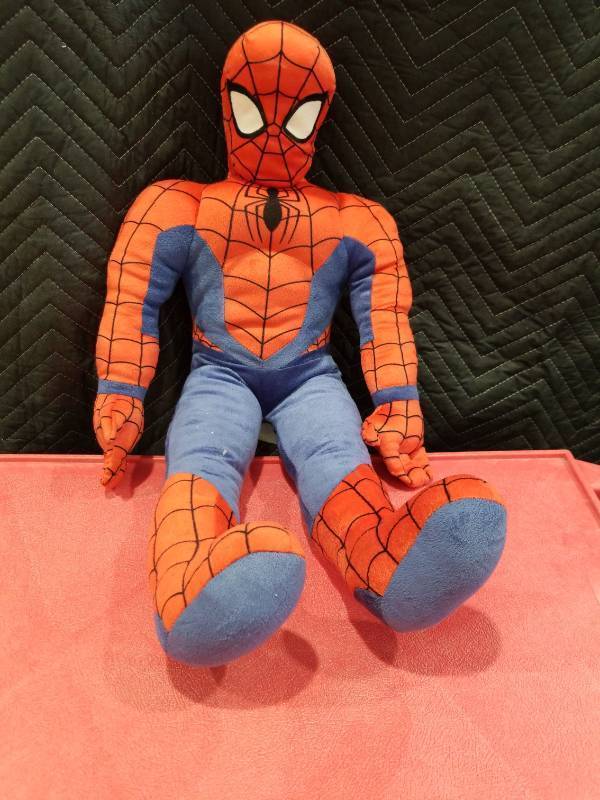 lot 4097 image: Spider-Man Marvel Kids Pillow Buddy