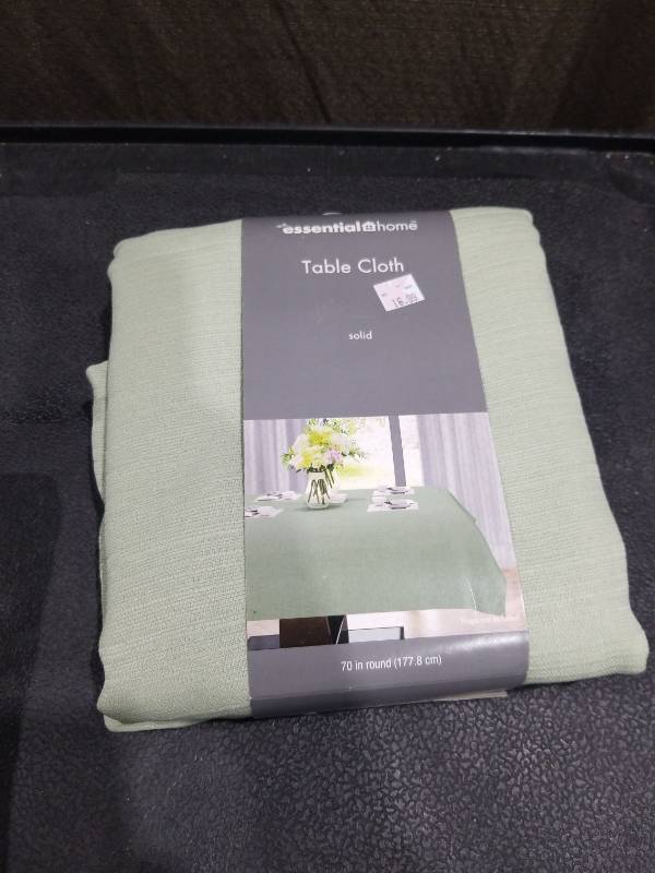 lot 4607 image: Essential Home Green Tablecloth 70 Round In Packet
