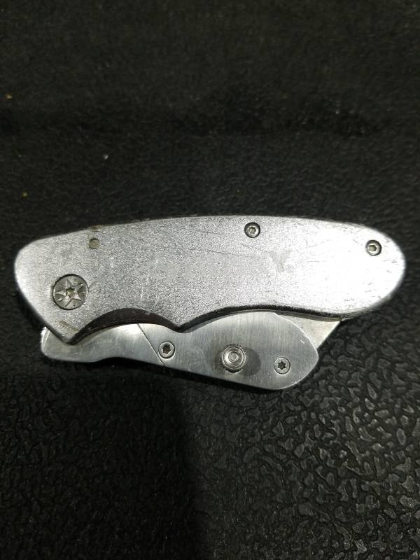 lot 4736 image: Husky Folding Pocket Utility Knife