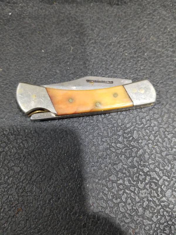 lot 4738 image: Classic Lockback Folding Knife with Bone Handle