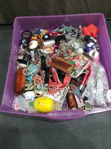 lot 1010 image: Mixed Keychain Collection Lot