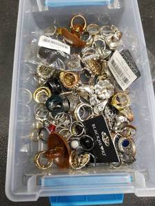 lot 1011 image: Mixed Jewelry Ring Collection Lot