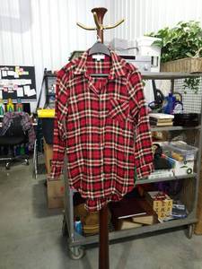 lot 1057 image: Hippie Rose Red Plaid Flannel Button Up Shirt Size XS