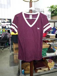 lot 1063 image: Victorias Secret PINK V-Neck Jersey T-Shirt Size Small