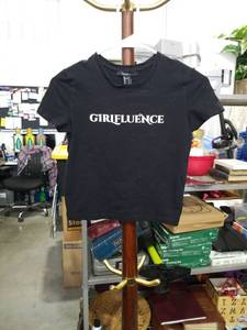 lot 1069 image: Forever 21 Girlfluence Black T-Shirt Size Small