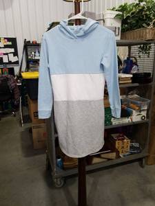 lot 1070 image: No Boundaries Color Block Hoodie Dress Size XS