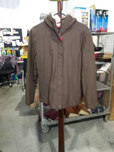 lot 1135 image: WeatherProof Garment Company Hooded Jacket Size M